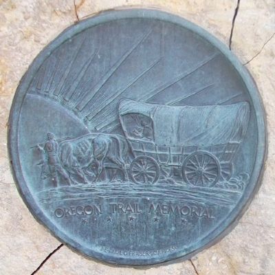Oregon Trail Memorial Medallion image. Click for full size.