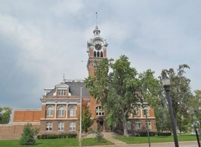 Lincoln County Courthouse. Click for full size. Lincoln County Courthouse image. Click for full size.