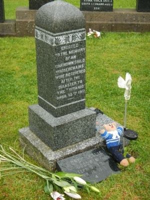 Tombstone for an 'Unknown Child' image. Click for full size.