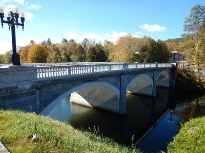 Marble Arch Bridge spanning Otter Creek image. Click for full size.