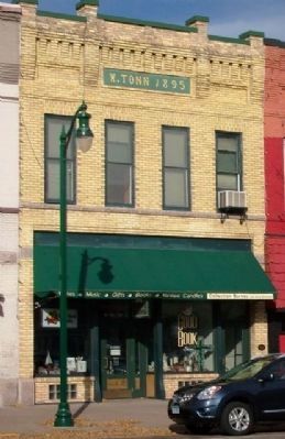 W. Tonn Block and Marker image. Click for more information.
