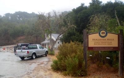 Vineyard School and Hollister Hills sign image. Click for full size.