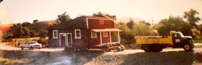 Cottage Corners moving day image. Click for full size.