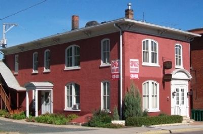 226 East Myrtle Street and Marker image. Click for full size.