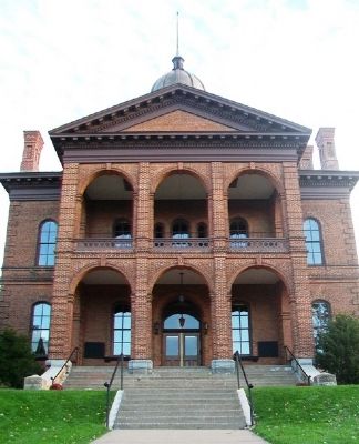 Former Washington County Courthouse image. Click for full size.