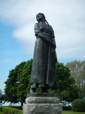 Statue of Evangeline image. Click for full size.