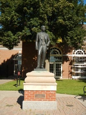 Statue of Henry Ford image. Click for full size.