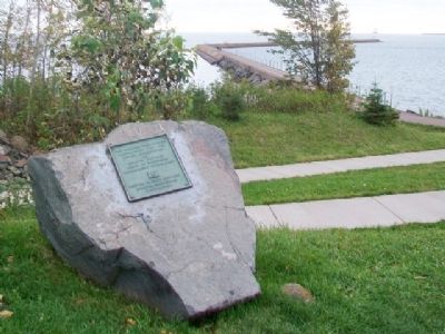 Two Harbors Breakwater and Marker image. Click for full size.