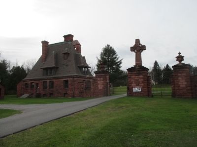 Bayside Cemetery - Back of Gateway. Click for full size. Bayside Cemetery - Back of Gateway image. Click for full size.