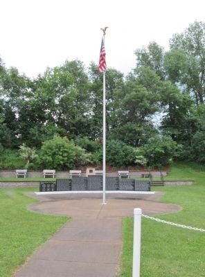 Mirror Lake Veterans Memorial image. Click for full size.