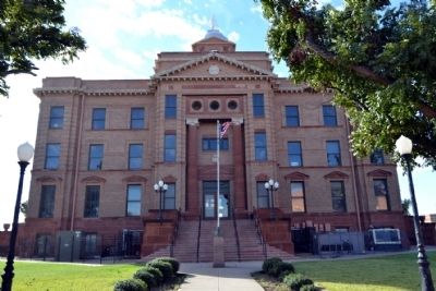 North Side of Jones County Courthouse image. Click for full size.