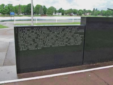 Mirror Lake Veterans Park Memorial image. Click for full size.