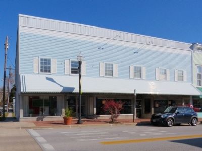 377 Main Street. Click for full size. 377 Main Street image. Click for full size.