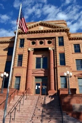 Front Entrance of Jones County Courthouse image. Click for full size.