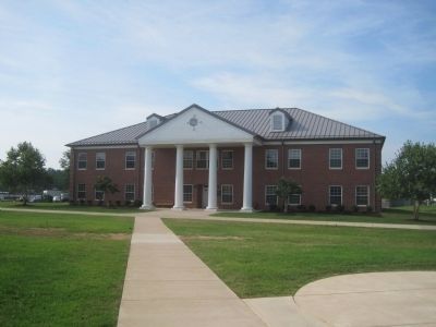 Gonzalez Hall and Marker image. Click for full size.