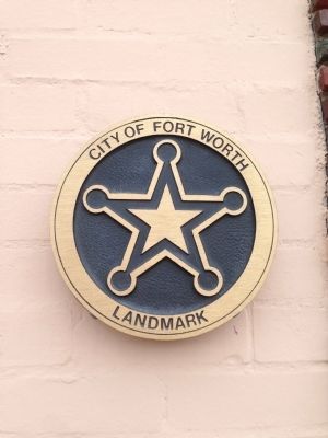 Curzon Place City of Fort Worth Landmark medallion image. Click for full size.