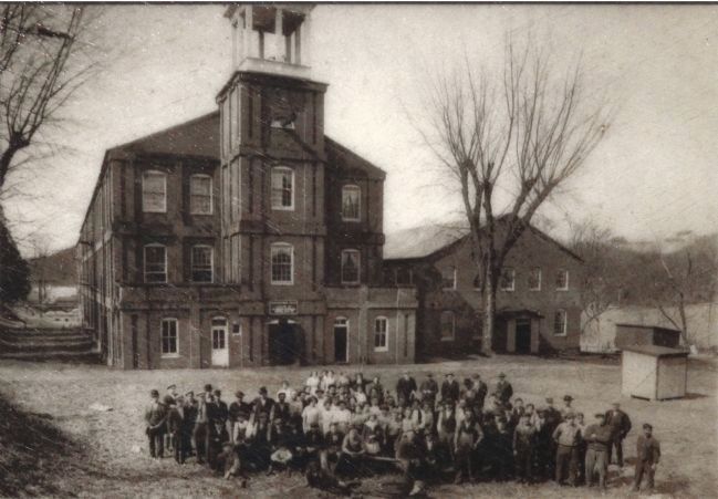 Workers circa 1914-1917 in front of the Laurel mill. image. Click for full size.