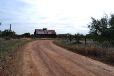 View to East Along County Road 471 image. Click for full size.