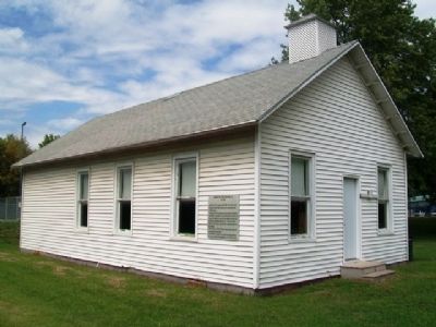 Frankfort's First School House and Marker image. Click for full size.