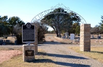 Main Entrance of Lueders Cemetery image. Click for full size.