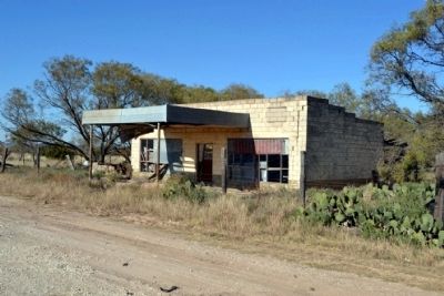 Abandoned Service Station on SH 153 image. Click for full size.