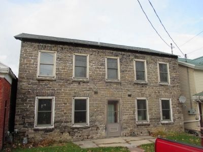 "2 Tomlinson House, Native Limestone." as on the marker image. Click for full size.