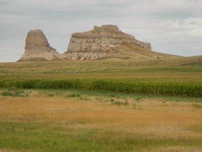 Courthouse and Jail Rocks image. Click for full size.