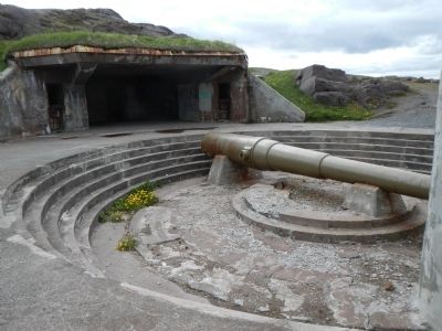 "Disappearing" Gun. Click for full size. "Disappearing" Gun image. Click for full size.