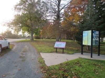 Westward on NY 18. Click for full size. Westward on NY 18 image. Click for full size.