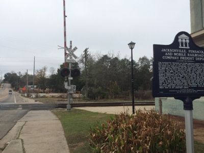 Marker & tracks looking south on Railroad Avenue image. Click for full size.