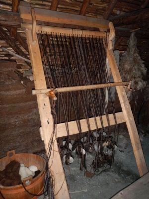 Weaving Loom image. Click for full size.