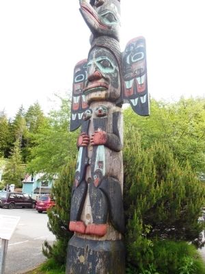 Chief Johnson Totem Pole (<i>detail view</i>). Click for full size. Chief Johnson Totem Pole (<i>detail view</i>) image. Click for full size.