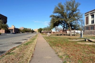 View to North Along Oak Street. Click for full size. View to North Along Oak Street image. Click for full size.