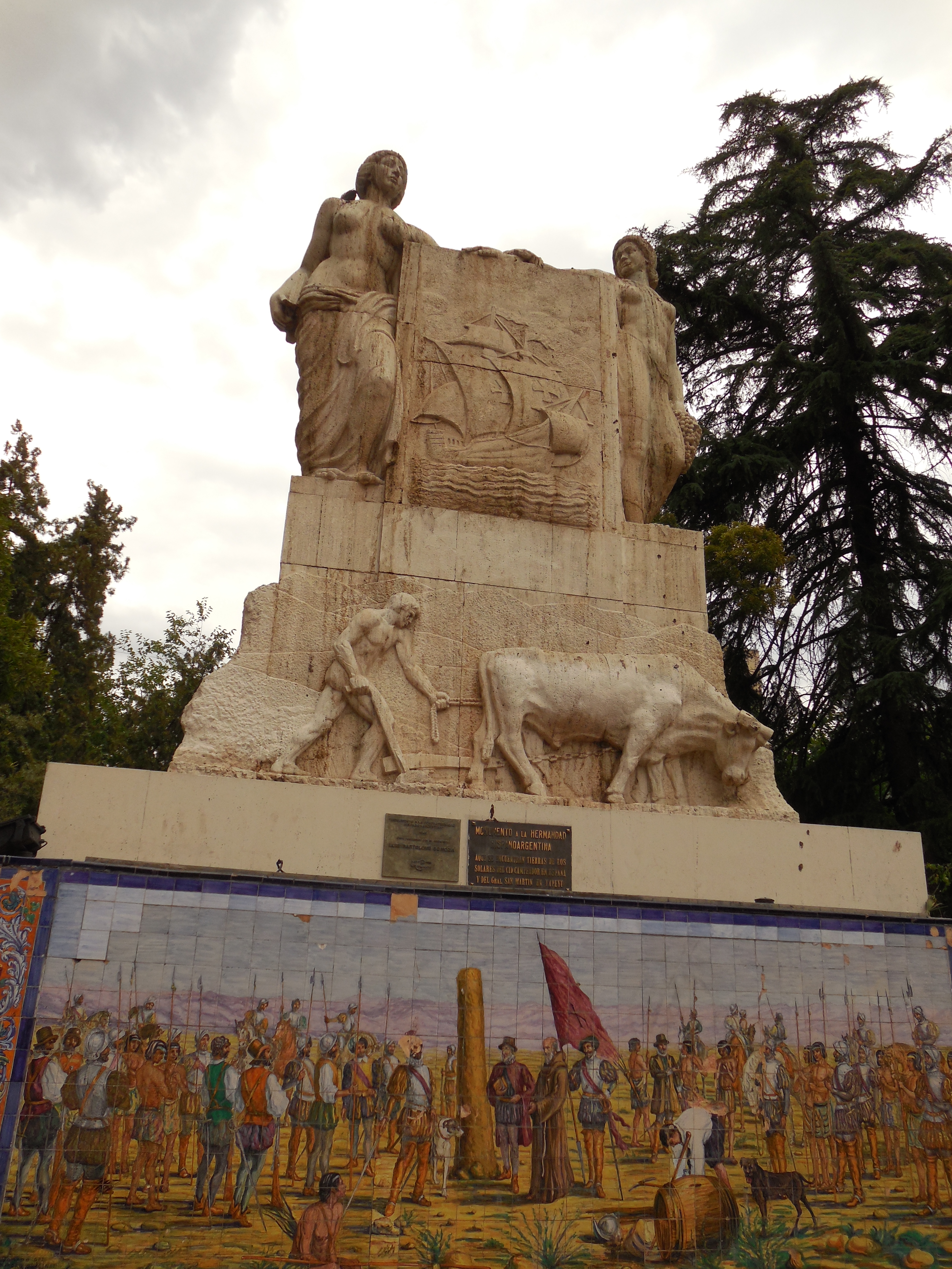 Monumento a la Hermandad Hispano-Argentina Marker