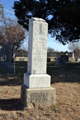 Grave Headstone of B.F. Potts<br> "Was a Confederate Soldier under Gen'l Forrest". Click for full size. Grave Headstone of B.F. Potts<br> "Was a Confederate Soldier under Gen'l Forrest" image. Click for full size.