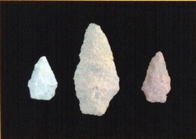 Spear points<br>Archaeic Period<br>(7500-1000 BC). Click for full size. Spear points<br>Archaeic Period<br>(7500-1000 BC) image. Click for full size.