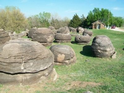Rock City Concretions image. Click for full size.