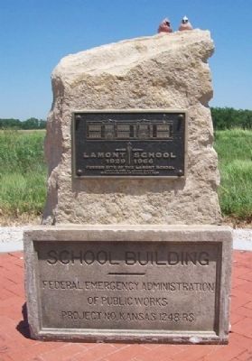 Lamont School Monument image. Click for full size.