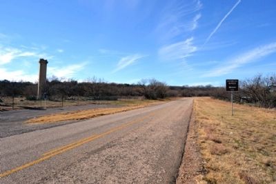 View to West Along FM 601 image. Click for full size.