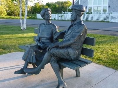Statue of Mabel and Alexander G. Bell beside the Kidston waterfront trail image. Click for full size.