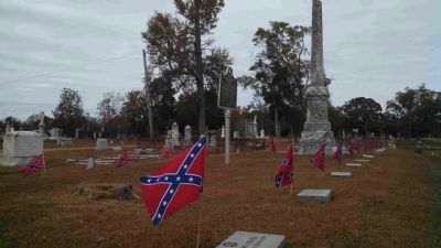 Confederate Memorial Marker, Monument & Graves. Click for full size. Confederate Memorial Marker, Monument & Graves image. Click for full size.