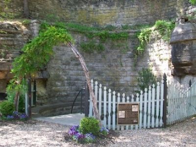 Sweet Spring Enclosure and Marker image. Click for full size.