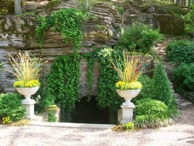 Grotto Spring Entrance image. Click for full size.