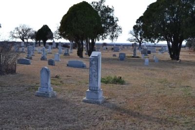 Grave Site (Center) of Lucy Brazell Snider image. Click for full size.