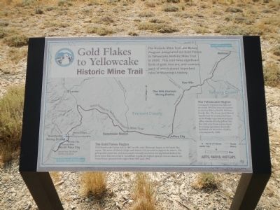 The Gold Flakes to Yellowcake Historic Mine Trail plaque image. Click for full size.