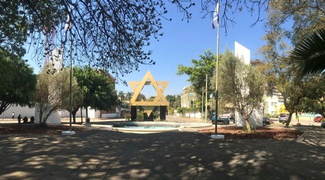 Wide view of Israel and Guatemala Monument Marker image. Click for full size.