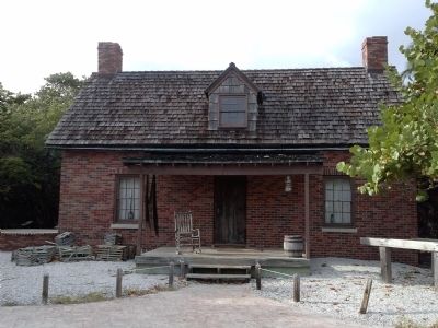 Lighthouse Keeper's Cottage image. Click for full size.