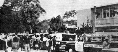 Guatemala newspaper photo of the aftermath of the fire. image. Click for full size.