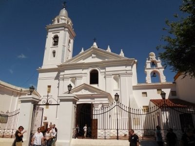 Templo de Nuestra Se�ora del Pilar image. Click for full size.