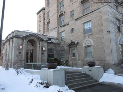 Marker at Entrance image. Click for full size.